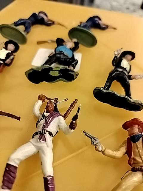 Lot: Britainsfigurer i metal og plastik
